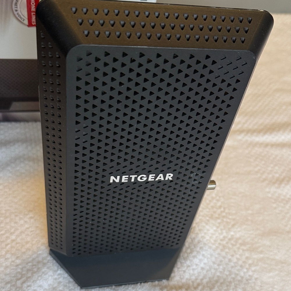 NETGEAR Nighthawk Multi-Gig Black Modem - Picture 6 of 7